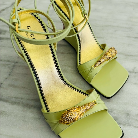 GUCCI Authentic Crystal Tiger Wedge Sandals EUR 39.5 US 9.5 Patent Leather - Picture 4 of 7